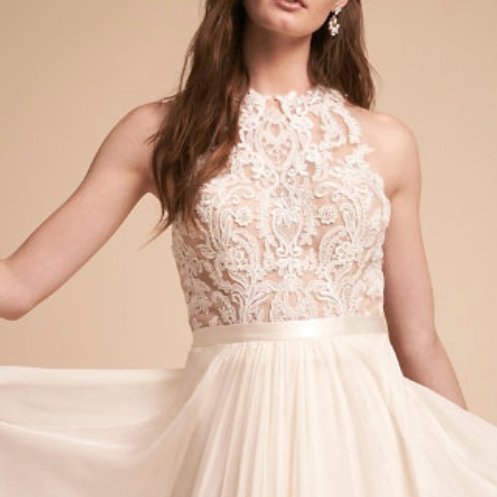 Beautiful lace Nora BHLDN topper Size 8